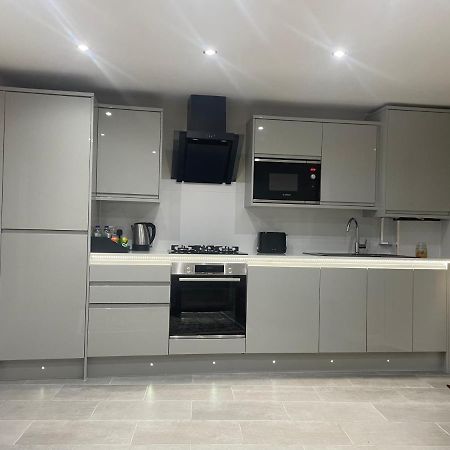 One Bedroom Apartment Goodmayes Dış mekan fotoğraf