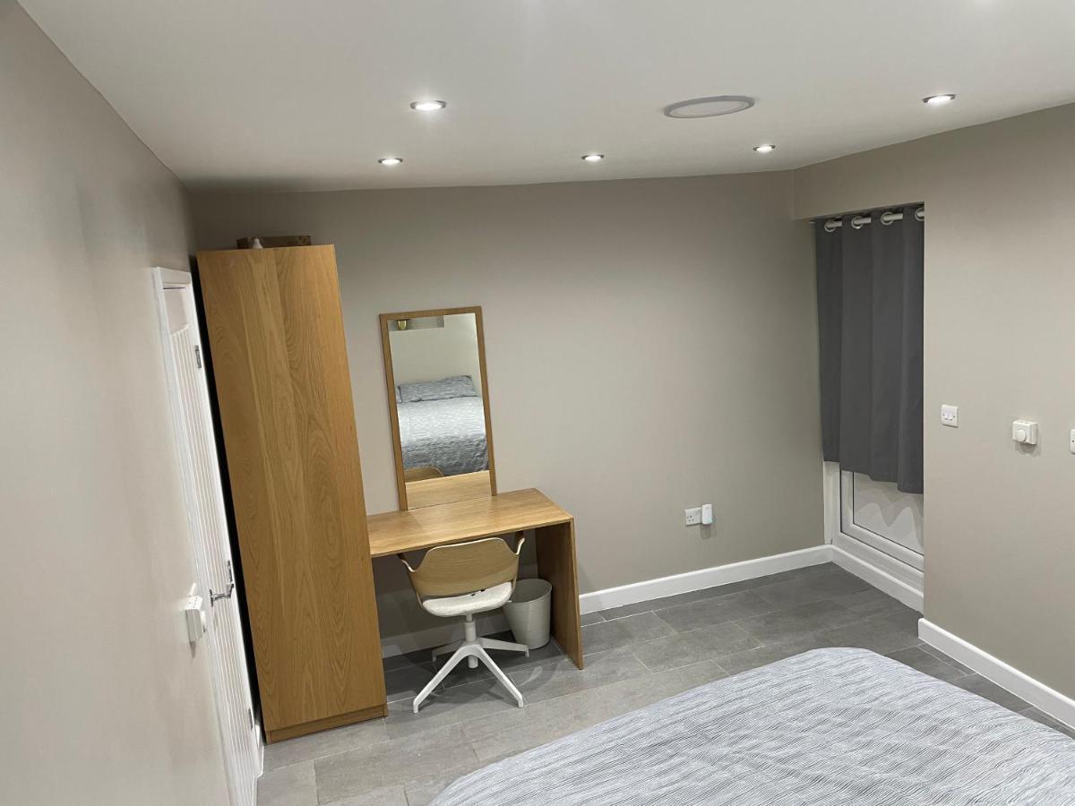 One Bedroom Apartment Goodmayes Dış mekan fotoğraf